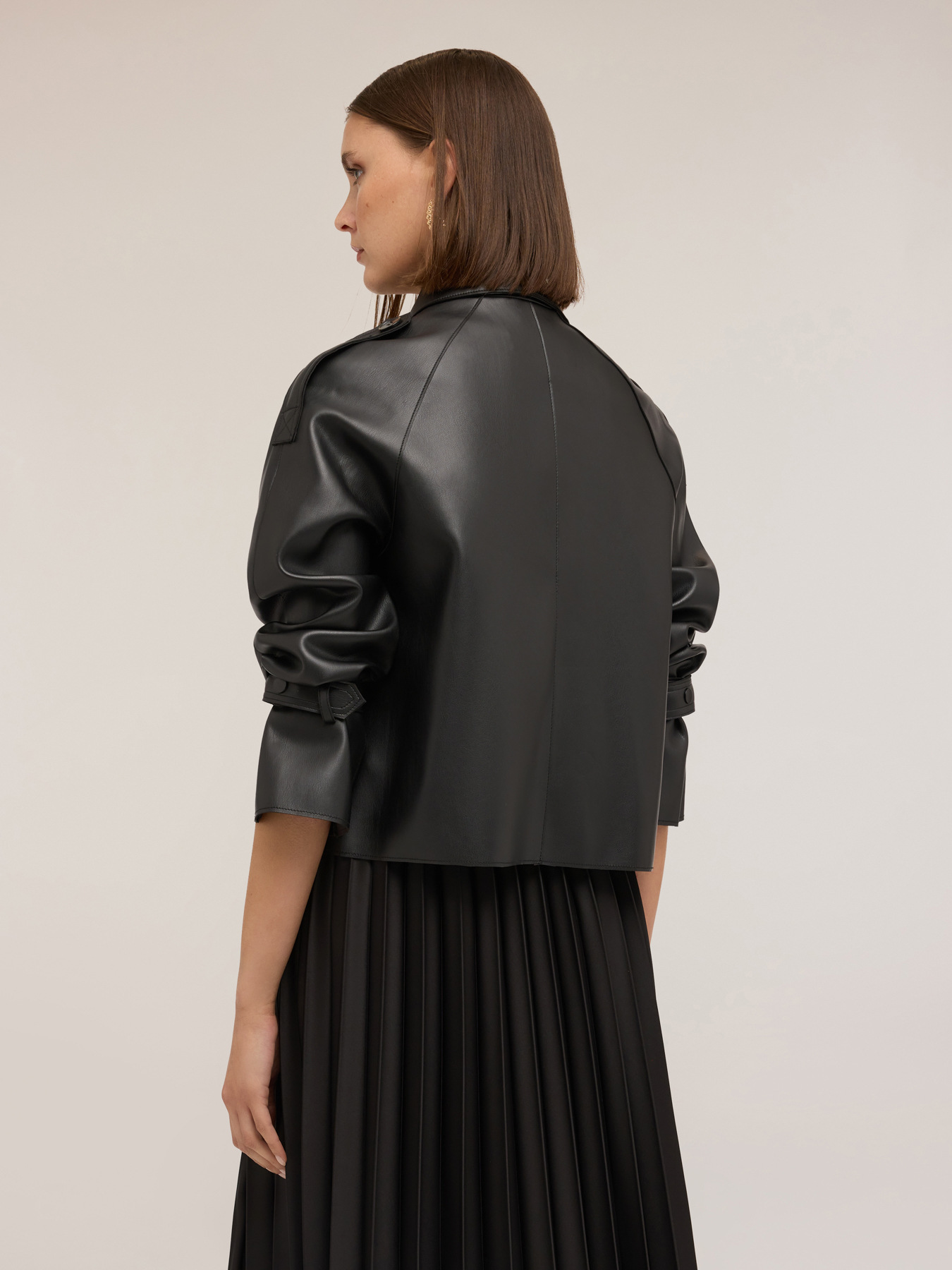 Trench corto doppiopetto in tessuto spalmato image number 1