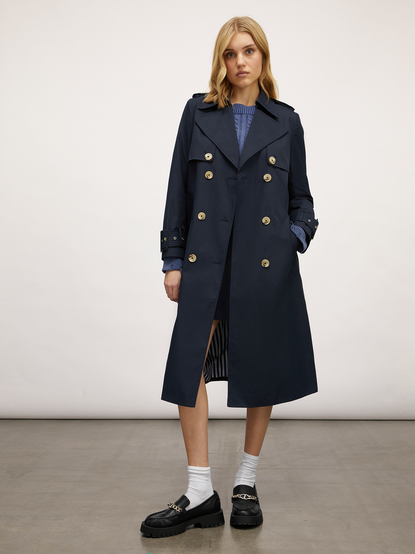 Long double-breasted trench coat image number 0