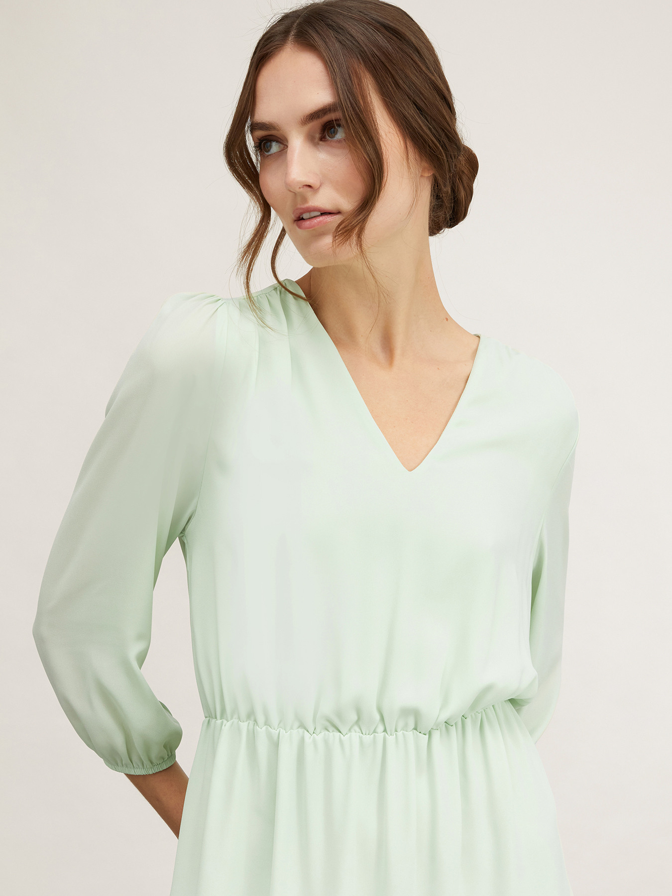 Kurzes Kleid mit Kr&auml;uselungen image number 3