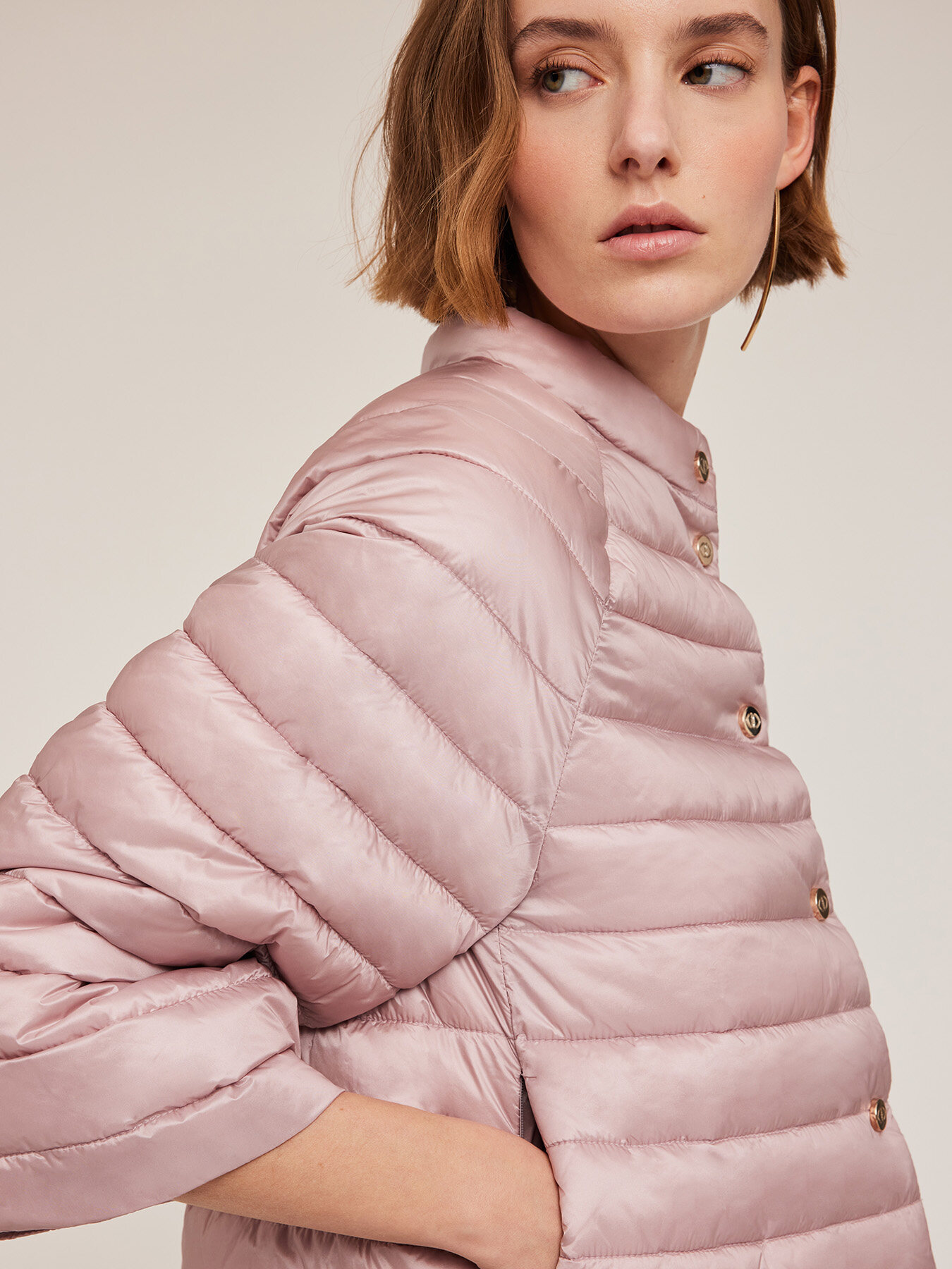 Glossy nylon padded cape image number 3
