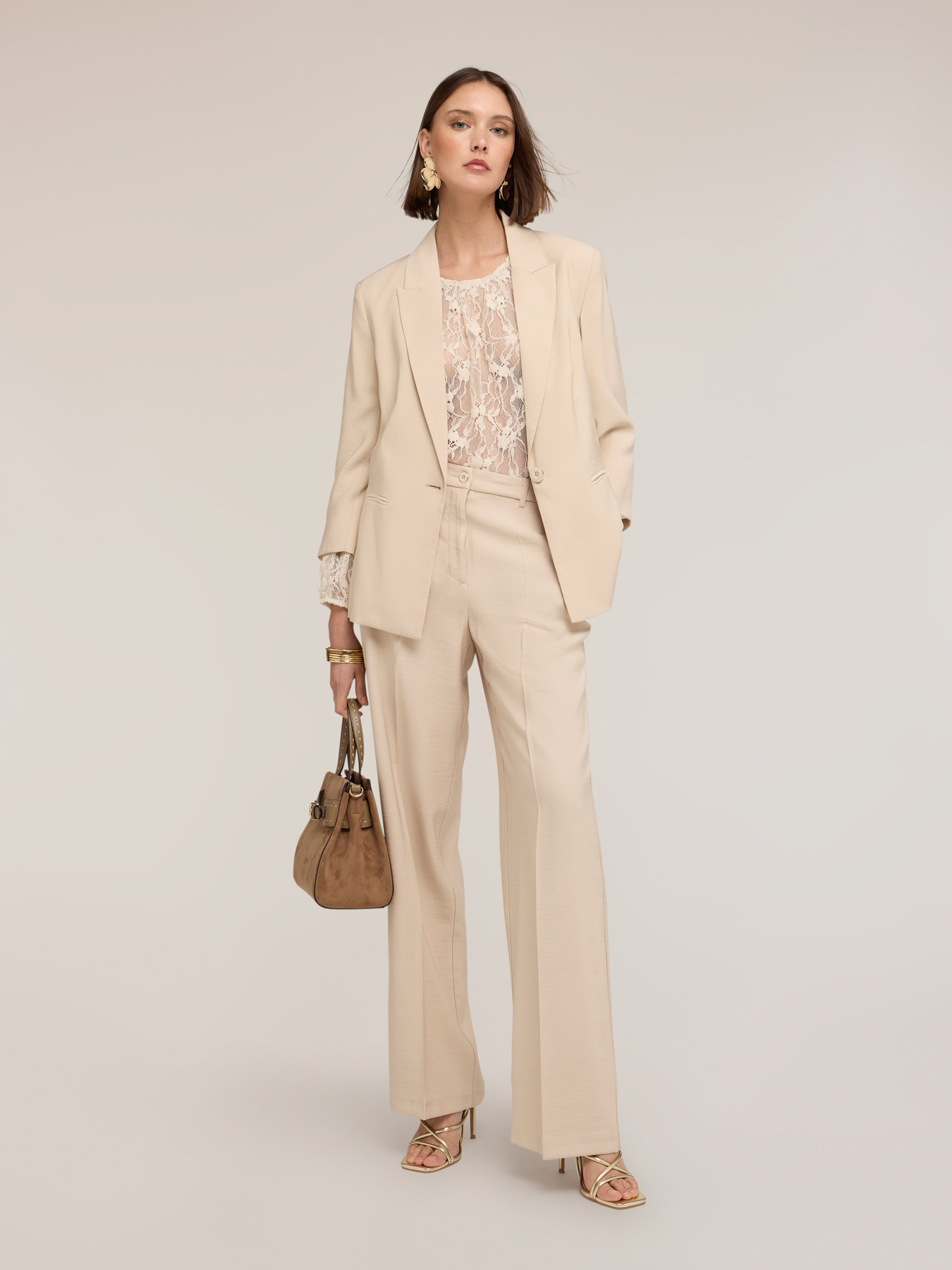 Blazer cu un singur r&acirc;nd de nasturi din tencel cu dantelă image number 2