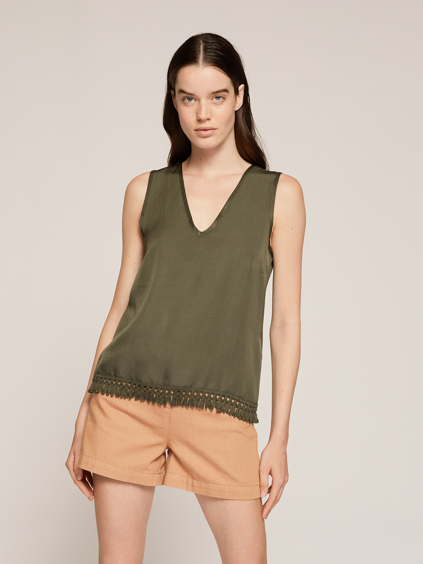 Top a canotta con nappe image number 0