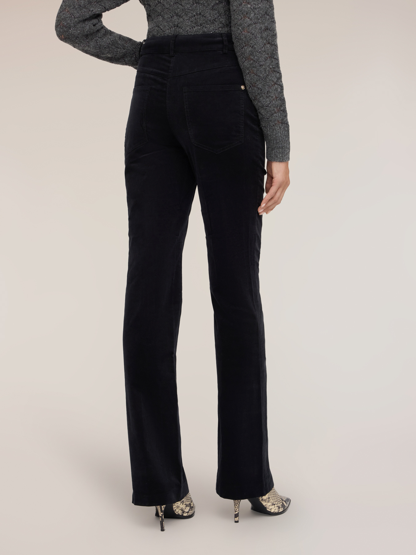 Pantalon &eacute;vas&eacute; en velours c&ocirc;tel&eacute; image number 1