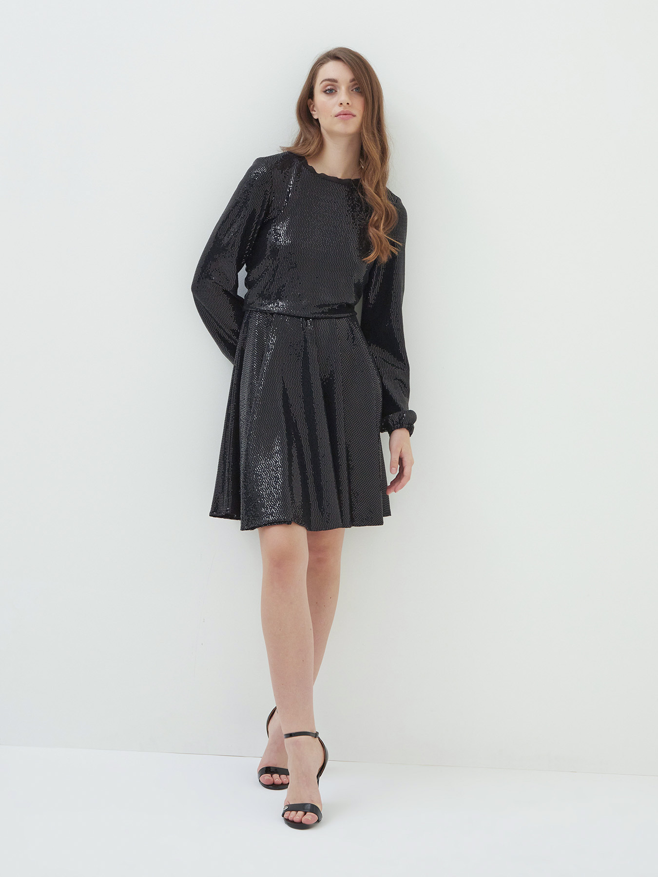 Vestito maniche lunghe in paillettes image number 2