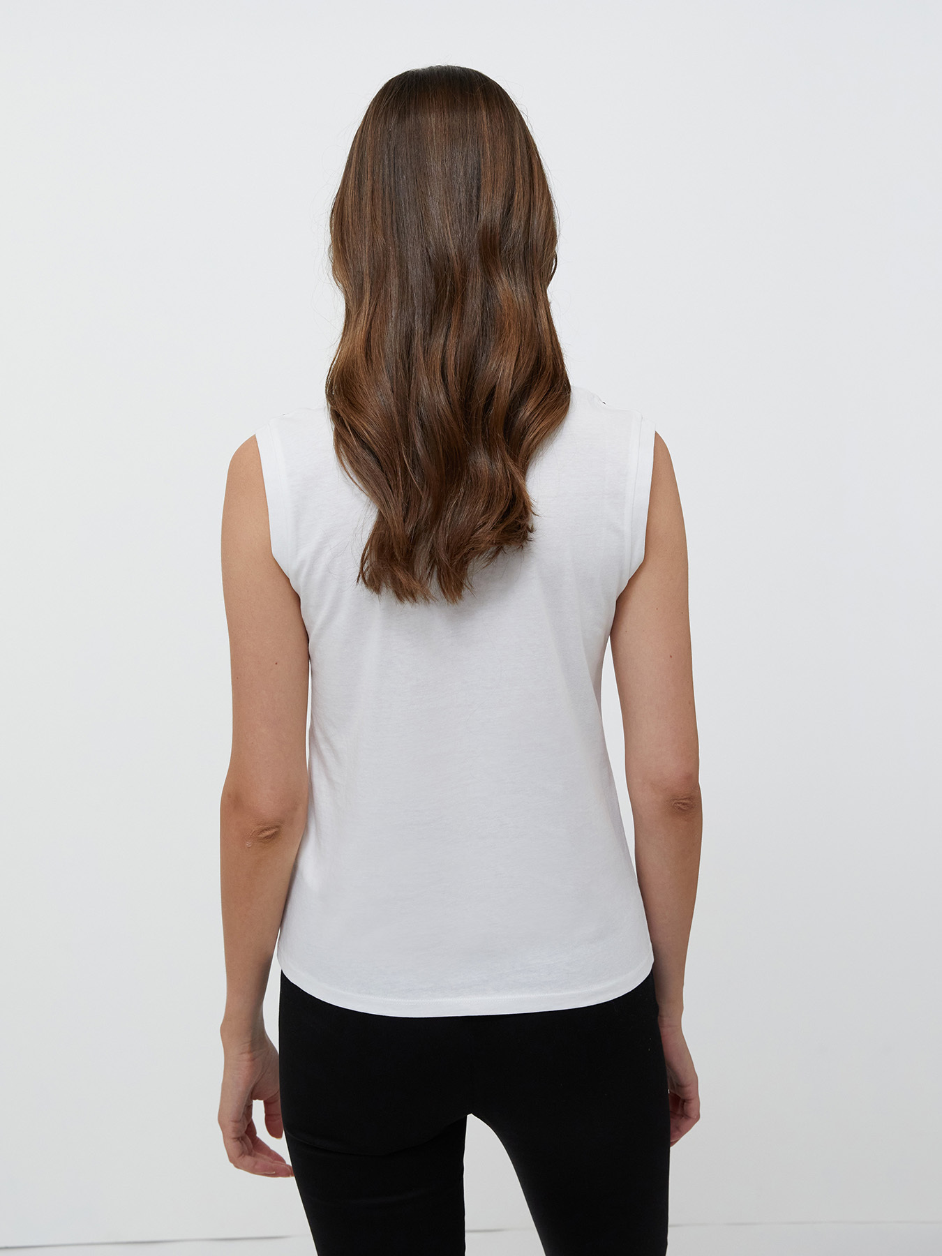 Top con scritta e strass image number 1