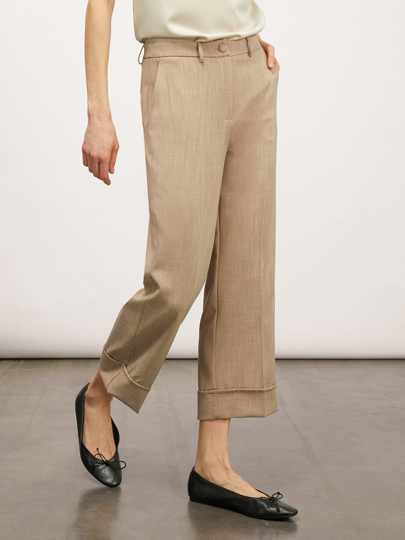 Cropped trousers with turn-up image number 0