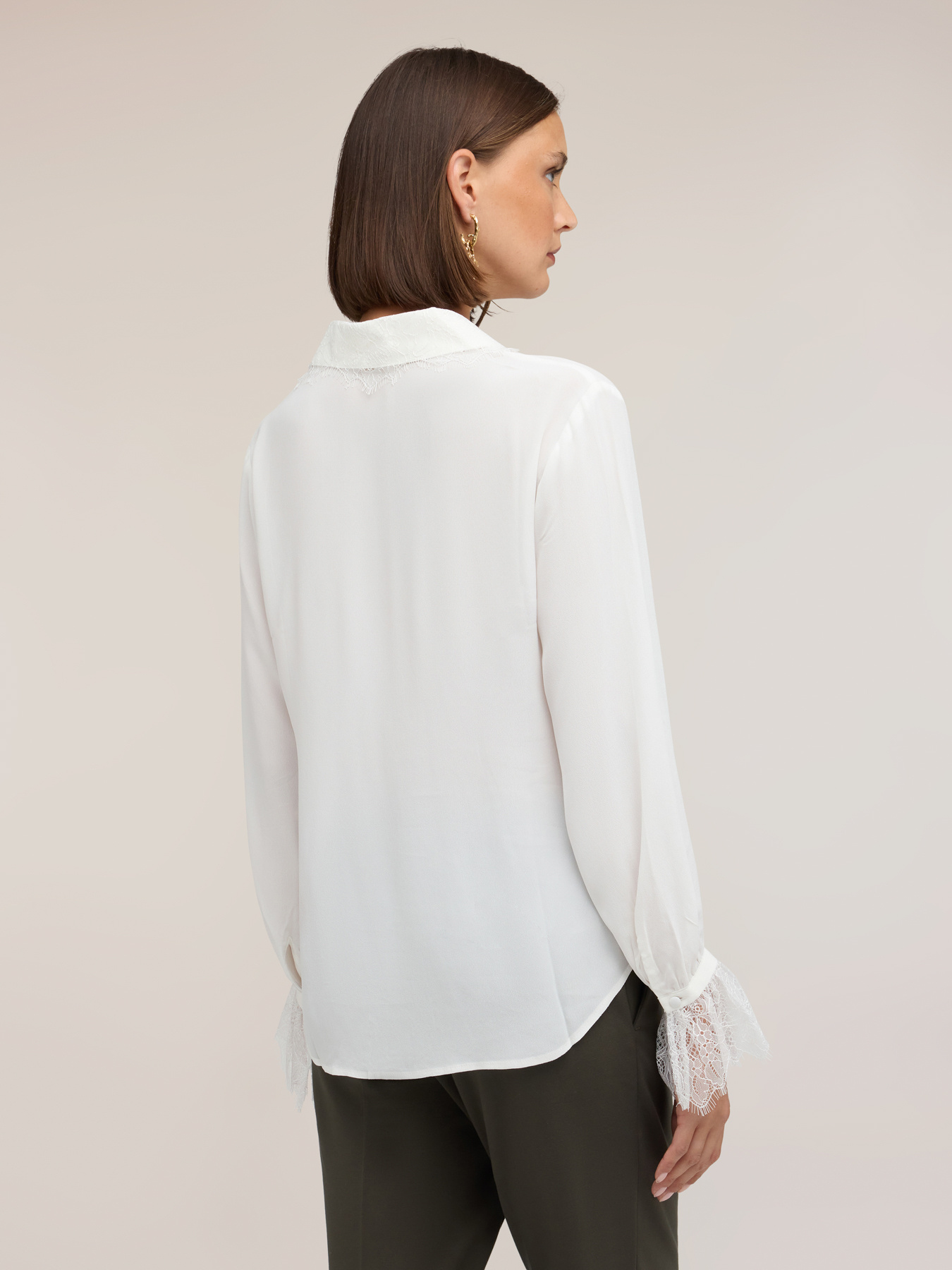 Camicia in cr&ecirc;pe de chine con inserti in pizzo image number 1