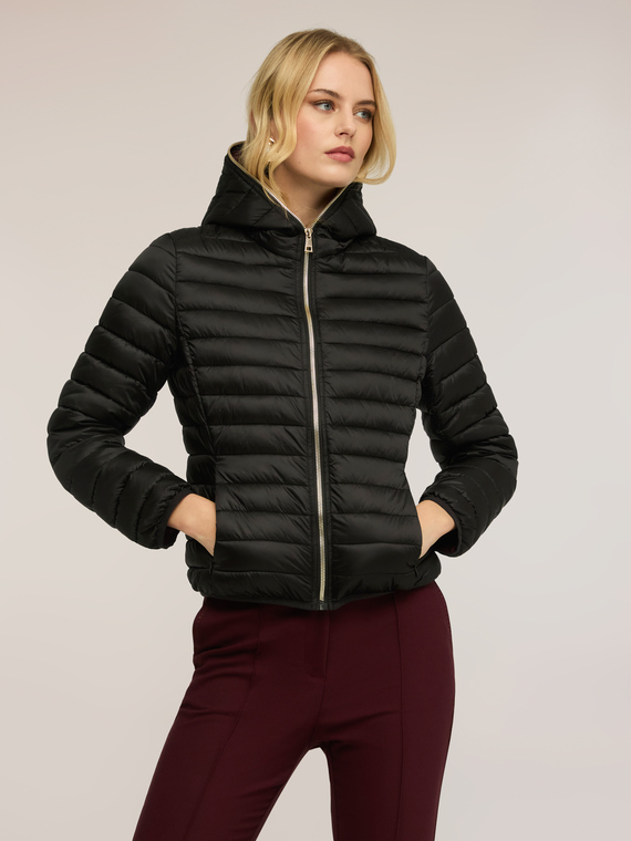 Lightweight hooded down jacket