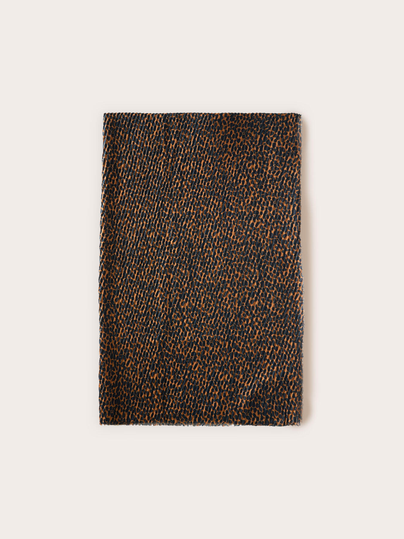 Pleated animal print stole image number 1