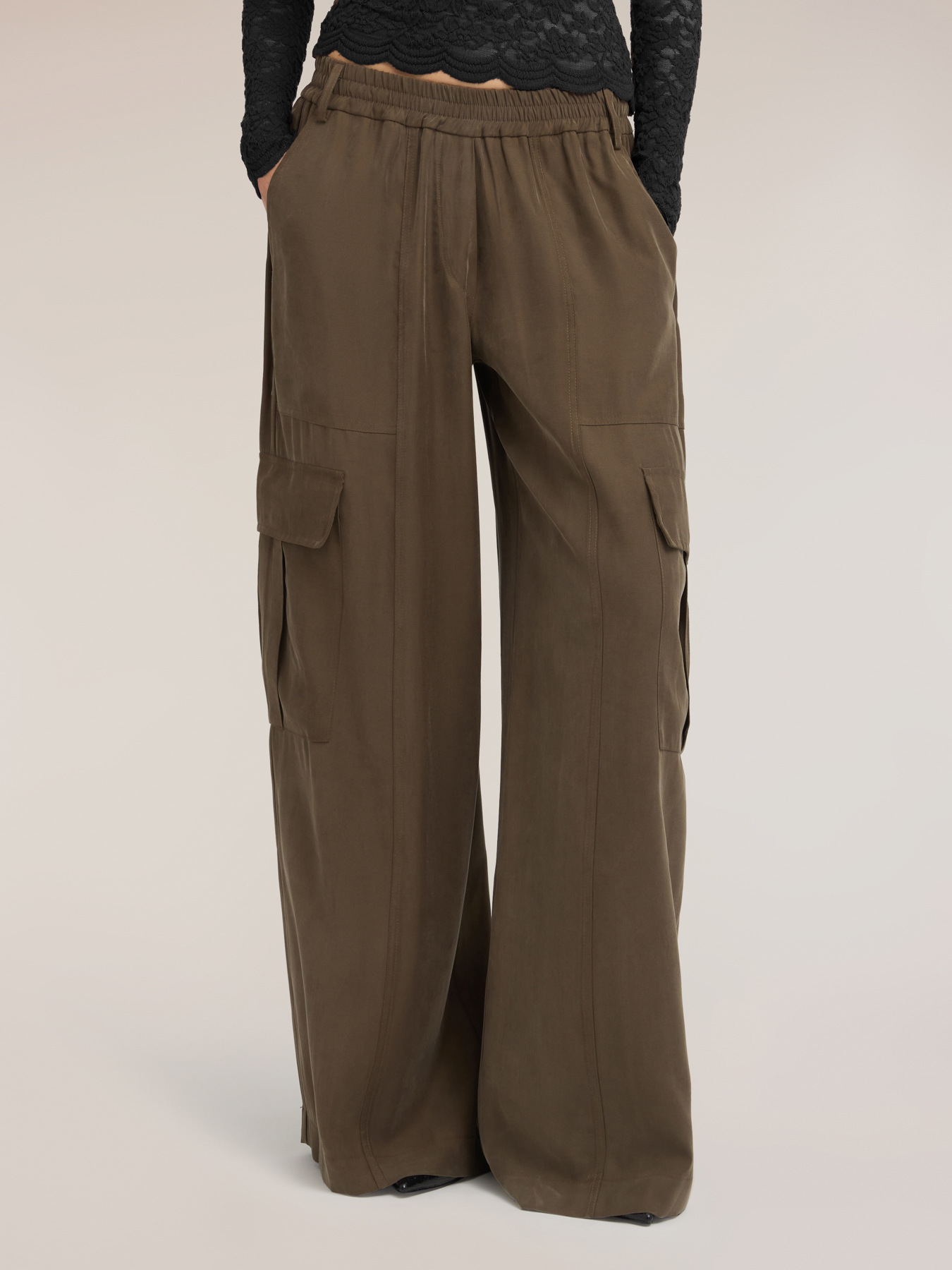 Palazzo cargo pants in viscose blend image number 1