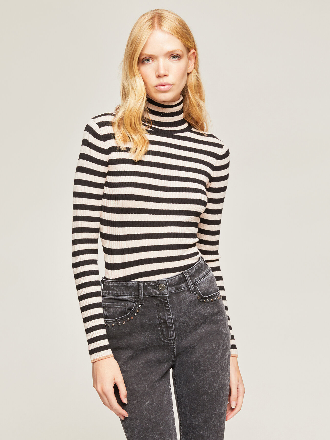 Gerippter Rollkragenpullover mit kontrastierenden R&auml;ndern image number 0