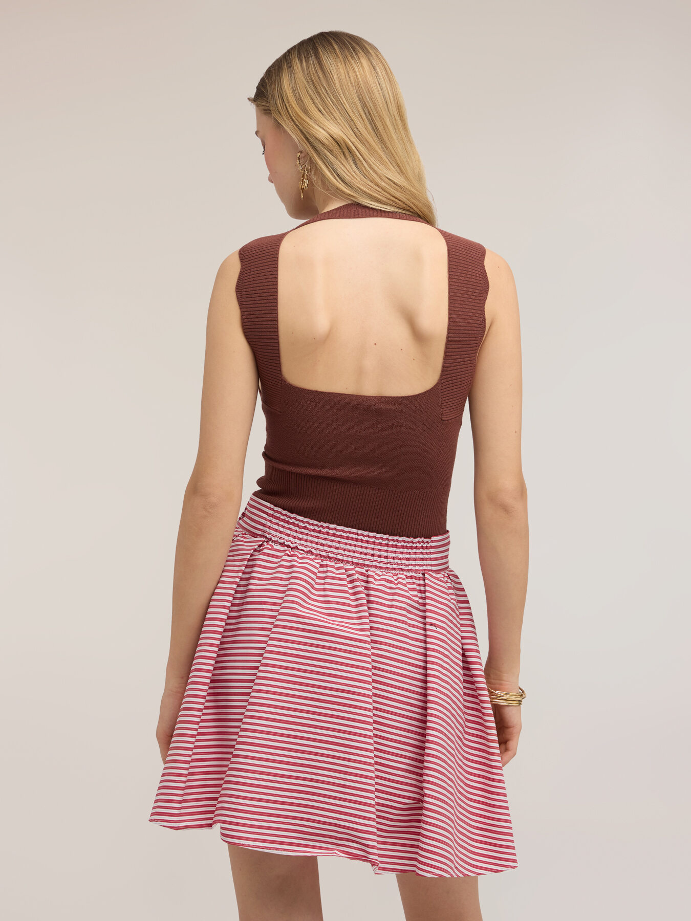 Sweater with scalloped edge and back cut-out image number 1