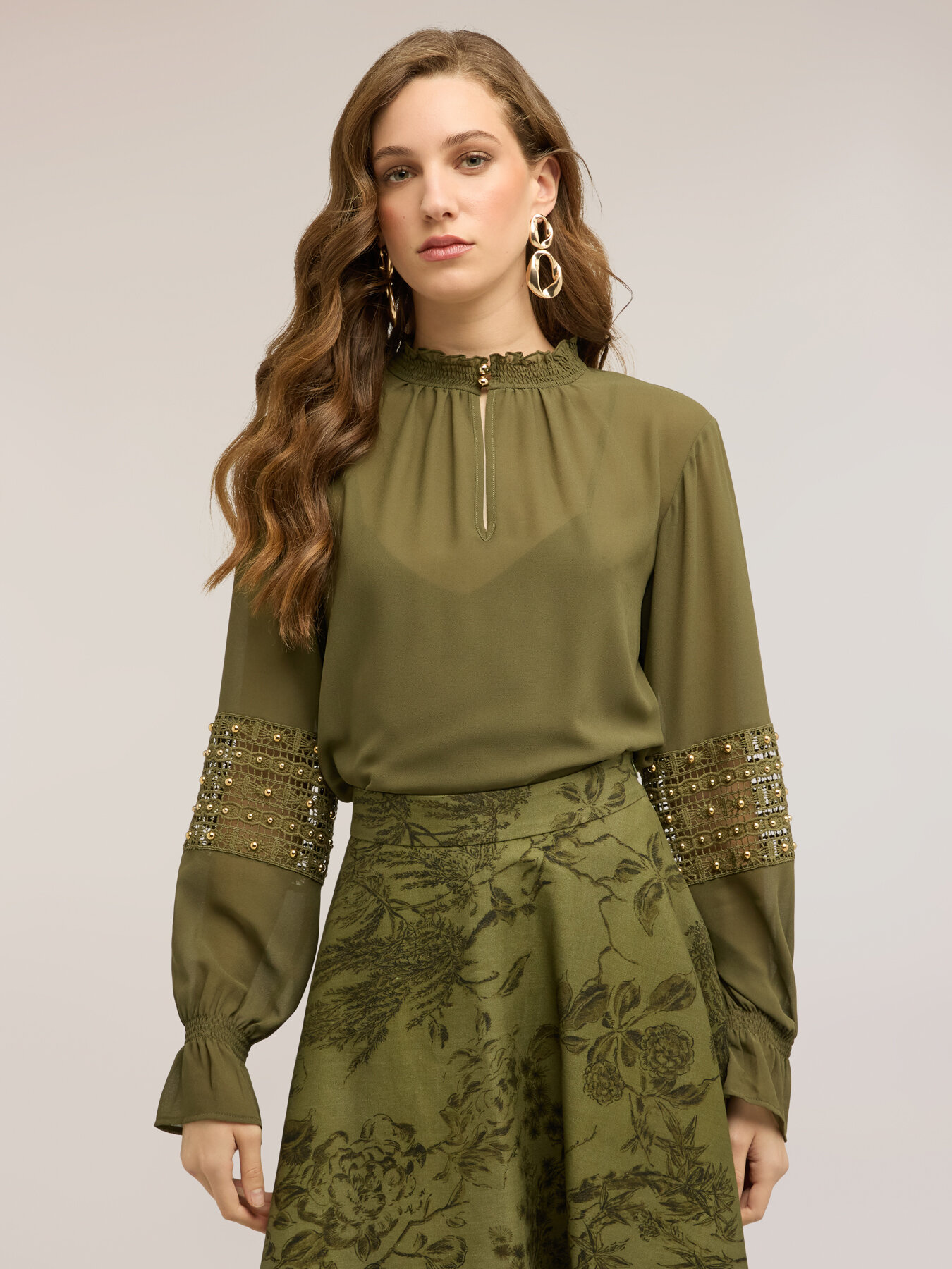 Blouse en georgette avec manches brod&eacute;es image number 0