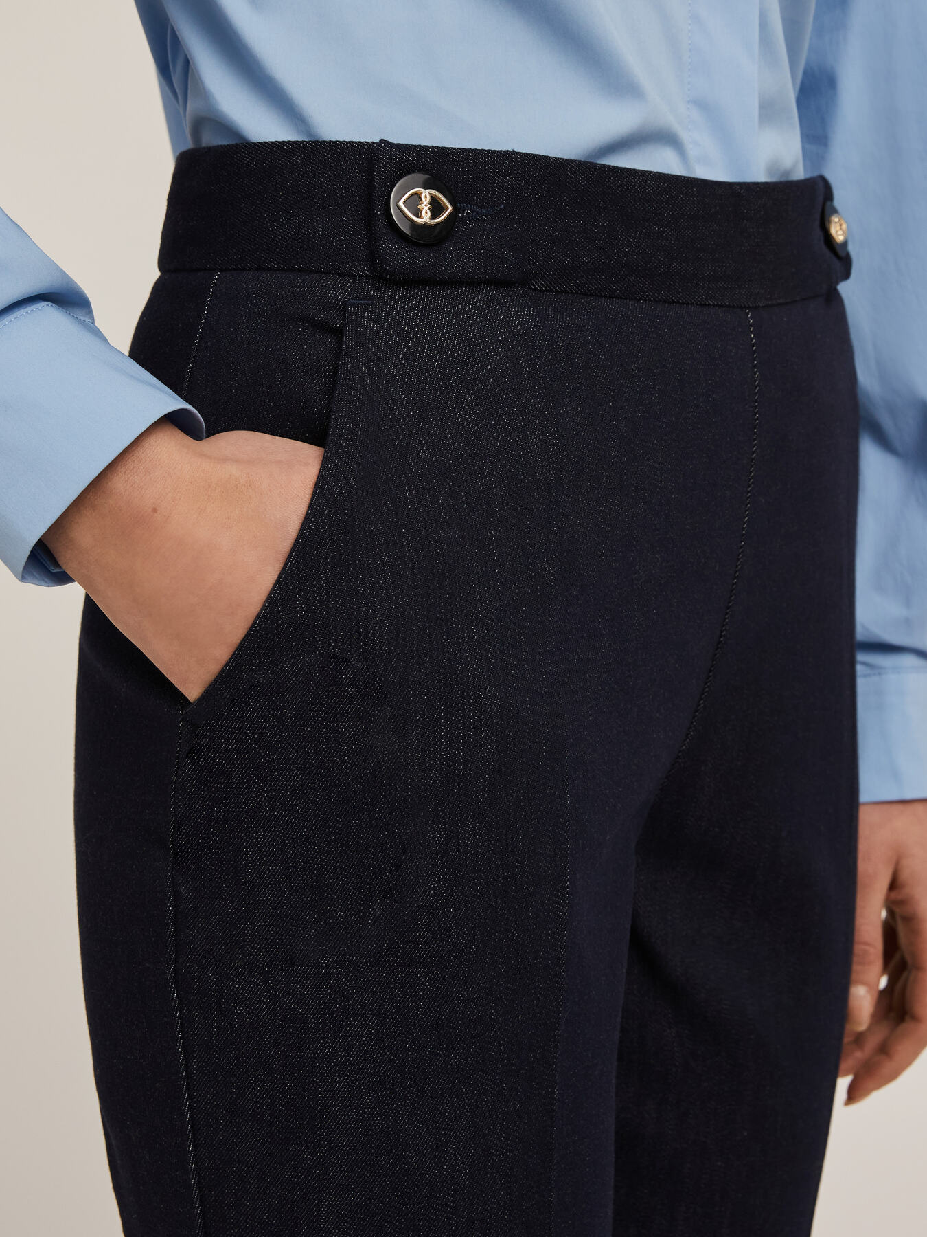 Jean flare taille haute image number 2