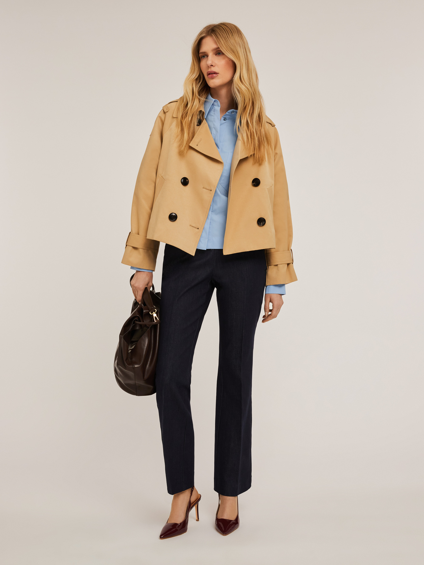Kurzer zweireihiger Trenchcoat image number 3