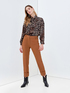 Blusa con collo fusciacca fantasia animalier image number 2