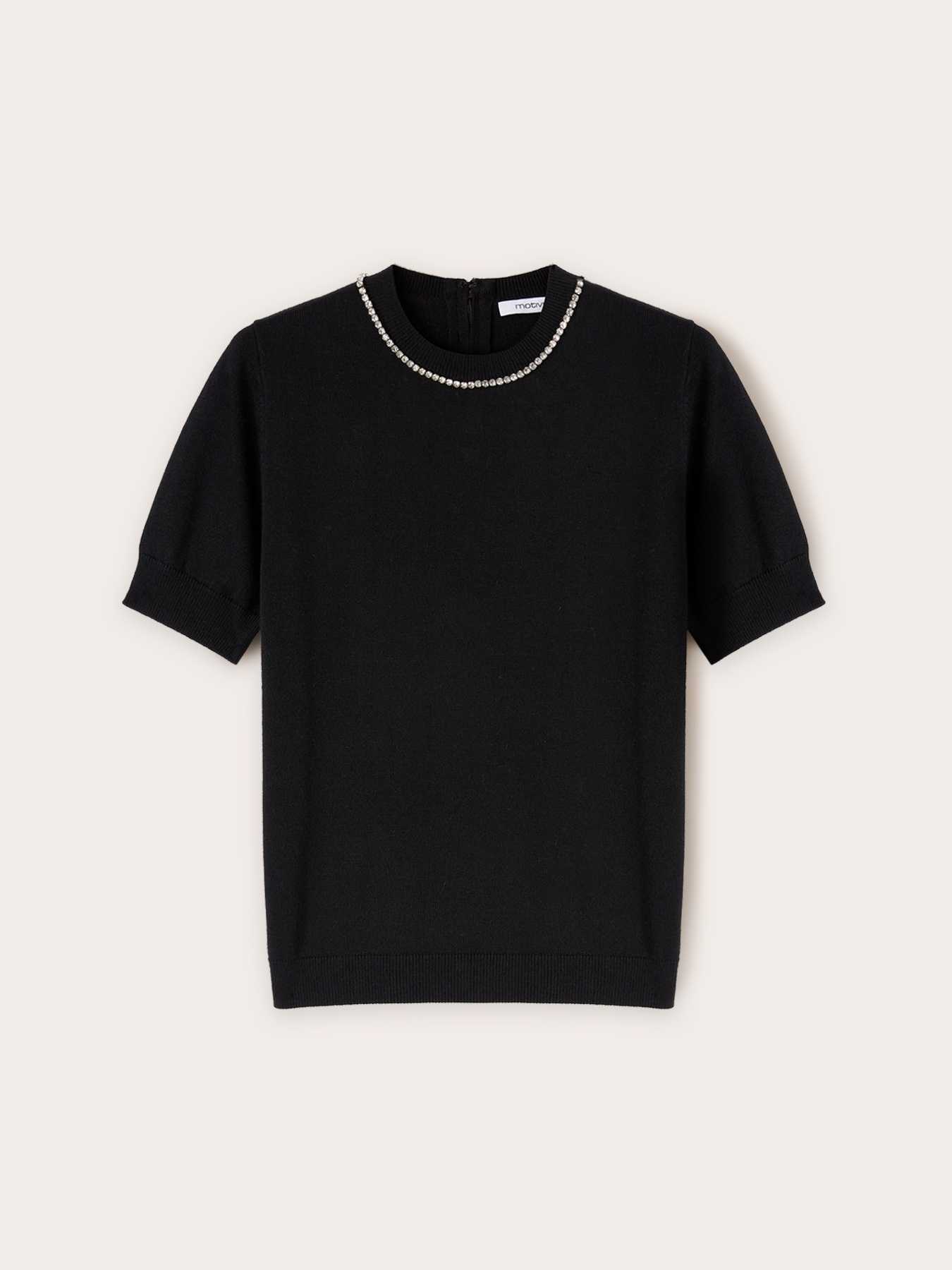 Pull manches courtes avec des pierres image number 4