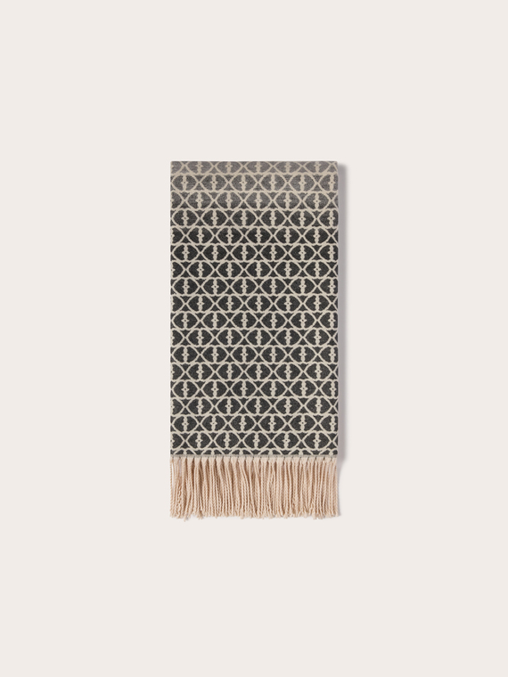 Jacquard scarf with fringe