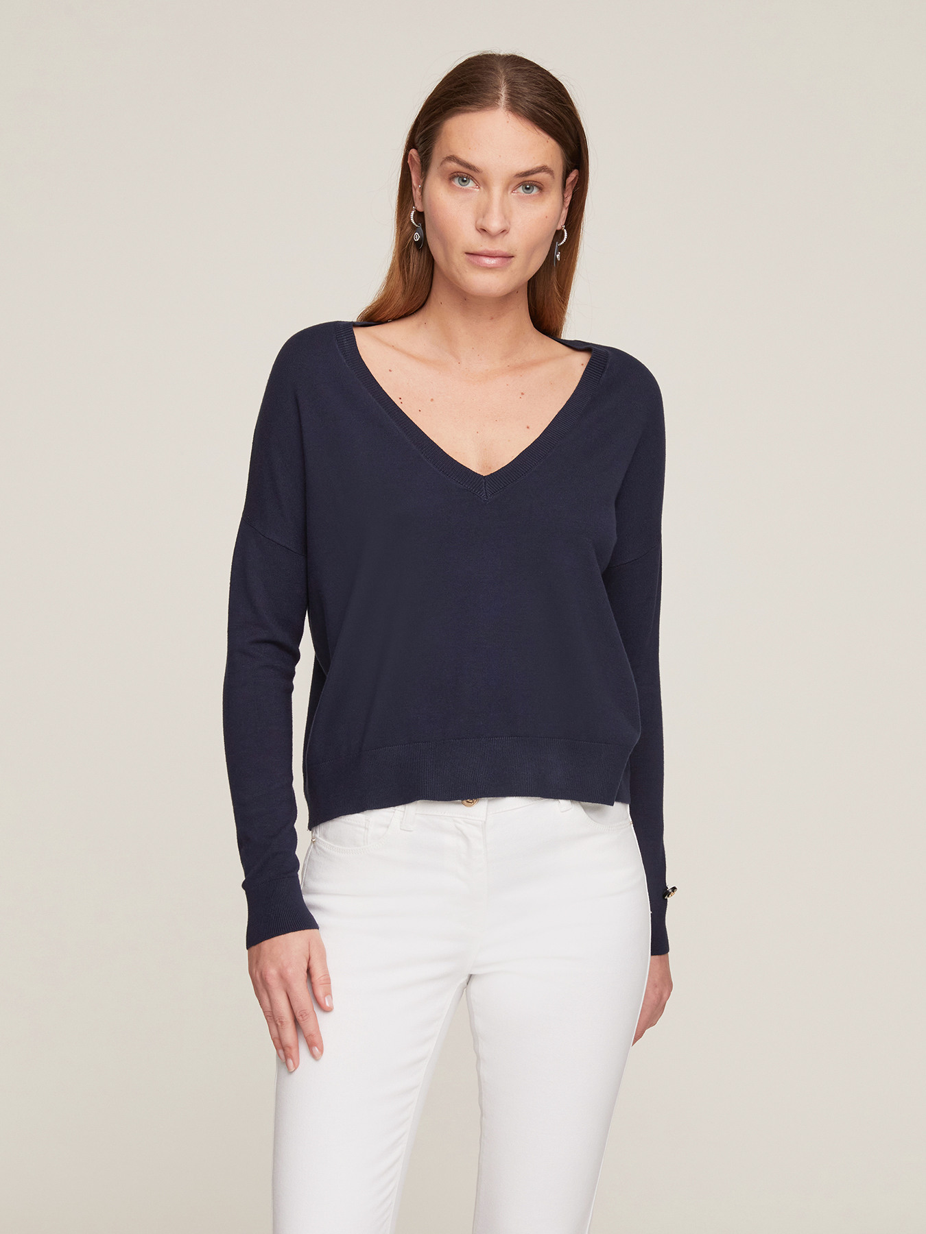 Pullover scollo a v in maglia image number 2