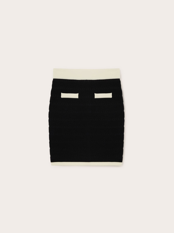 Short ottoman knit skirt
