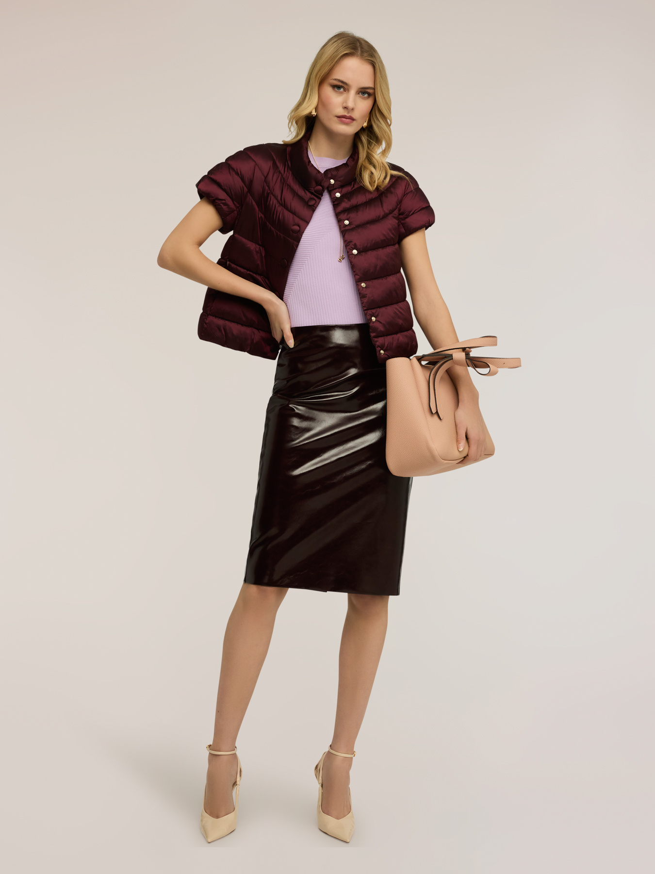 Lightweight short-sleeve puffer jacket image number 2