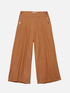 Pantalones cropped con pliegues image number 3