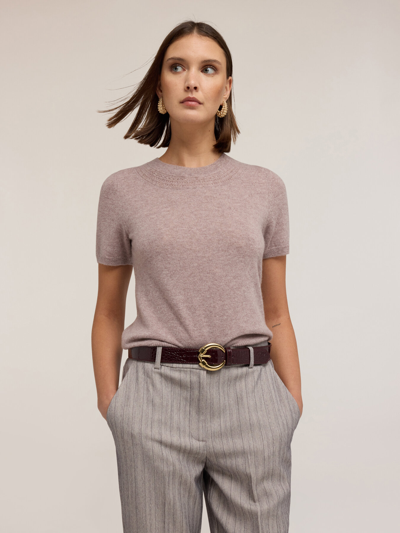 Pull manches courtes en cachemire image number 1