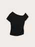 T-shirt con scollo asimmetrico image number 4