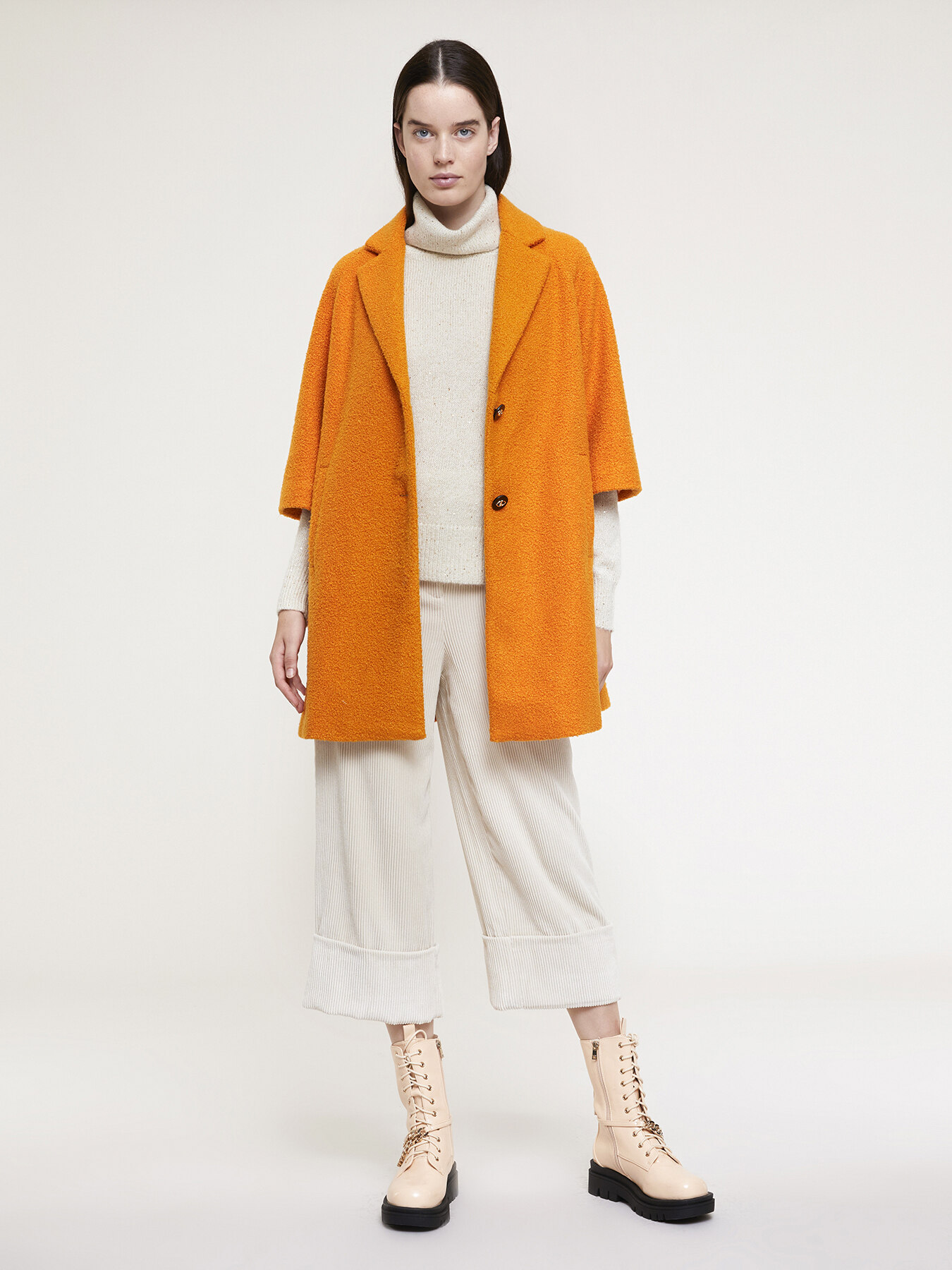 Abrigo amplio de efecto rizado image number 0