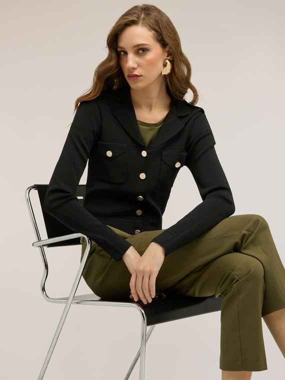 Kurze Strickjacke