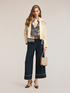 Pantalon cropped avec d&eacute;tails contrastants image number 0