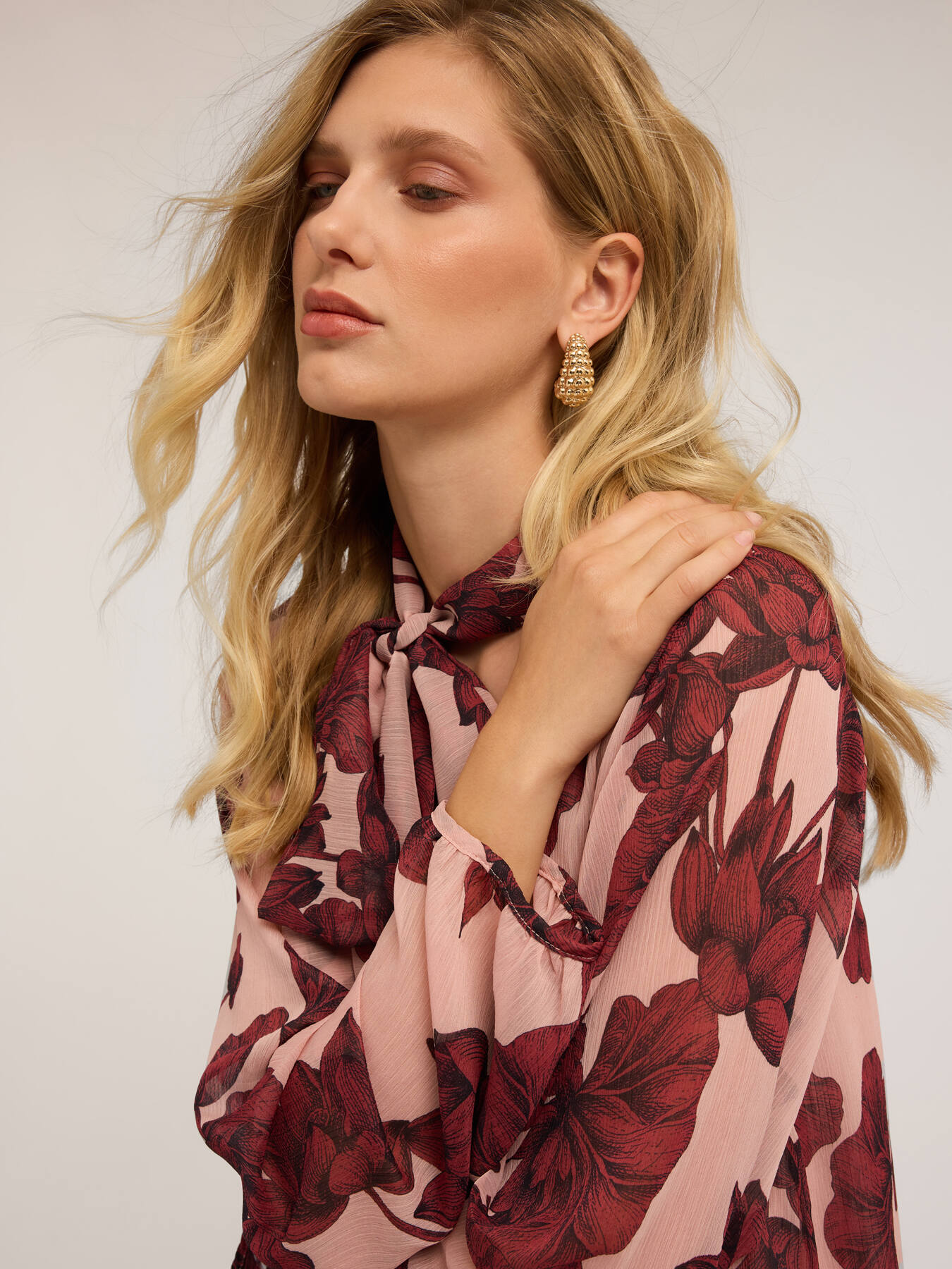 Floral dress in crêpe fabric image number 2