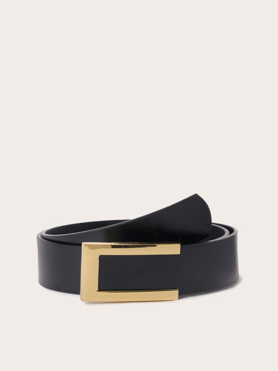 Belt with rectangular buckle