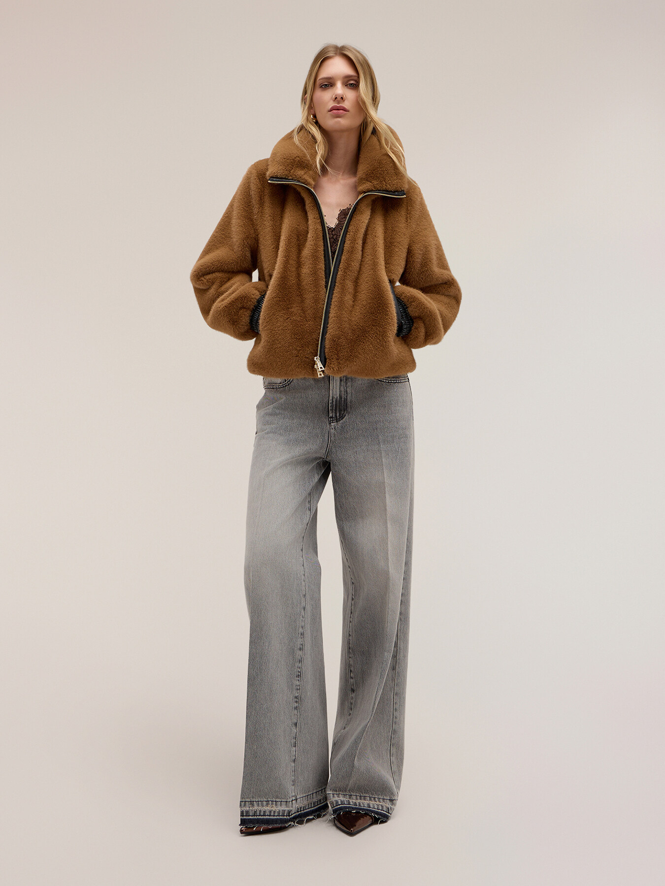 Zip-up jacket with inserts image number 2