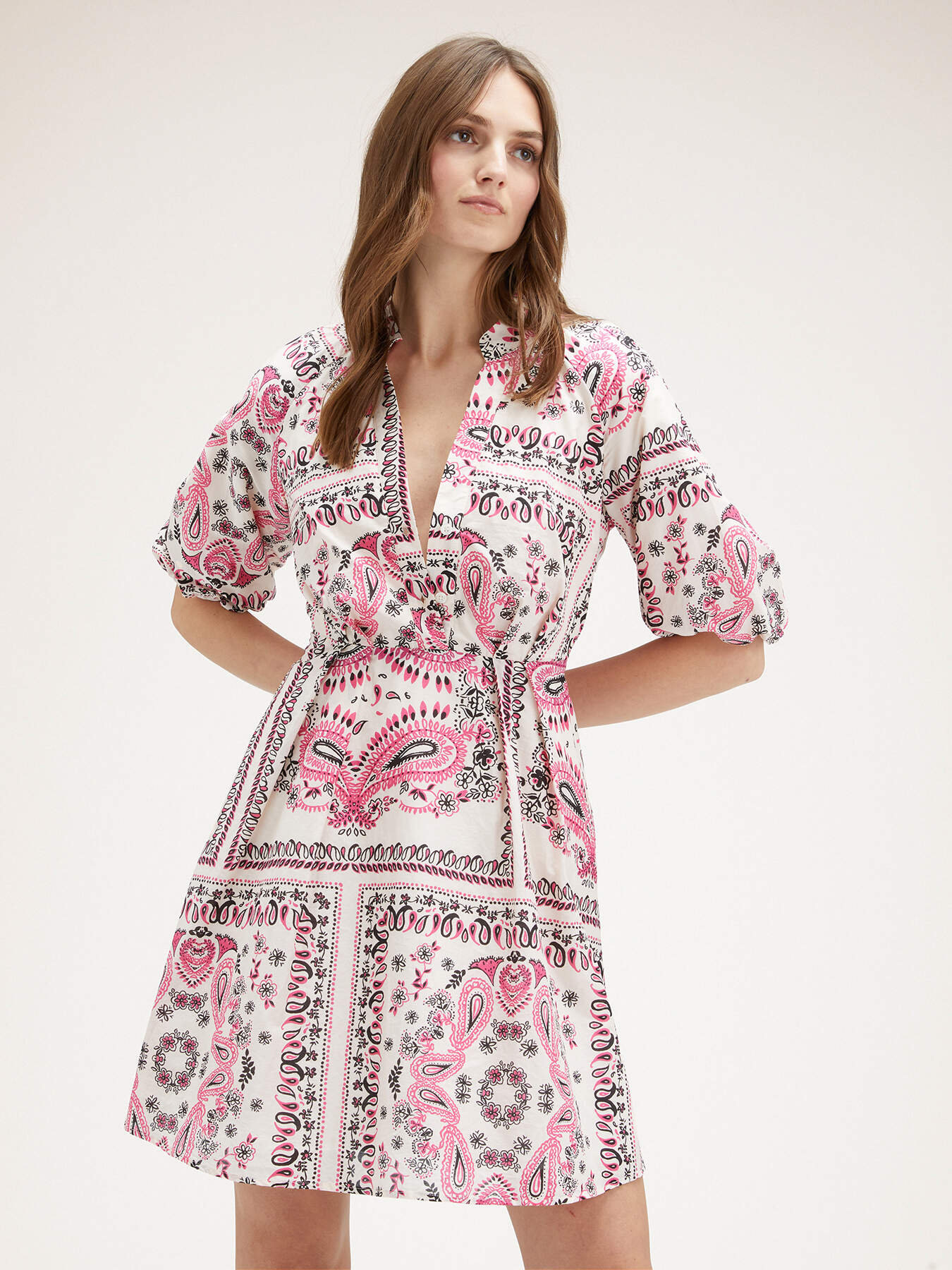 Foulard-patterned flared short dress image number 0
