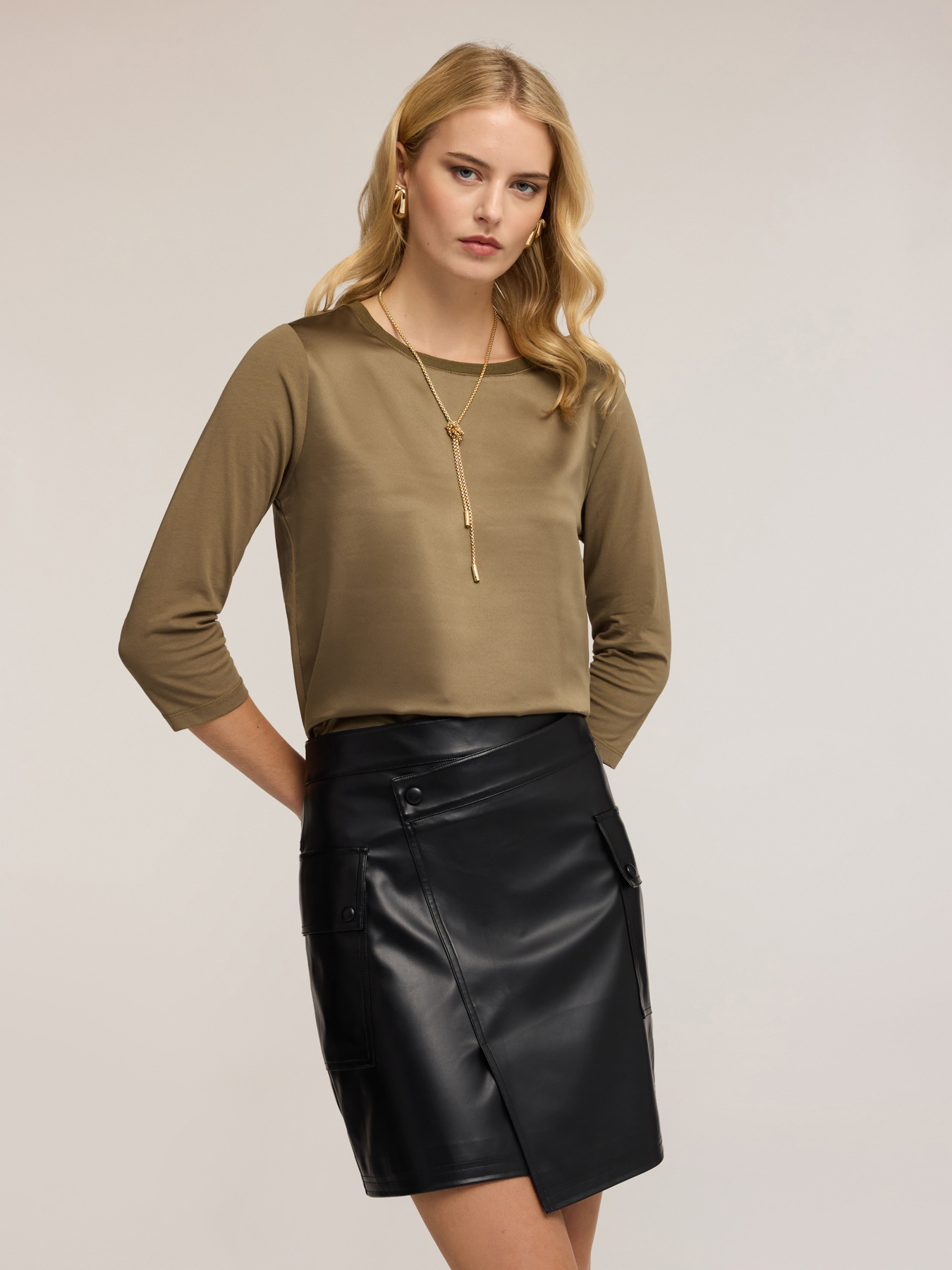 Tricou basic din două materiale image number 0