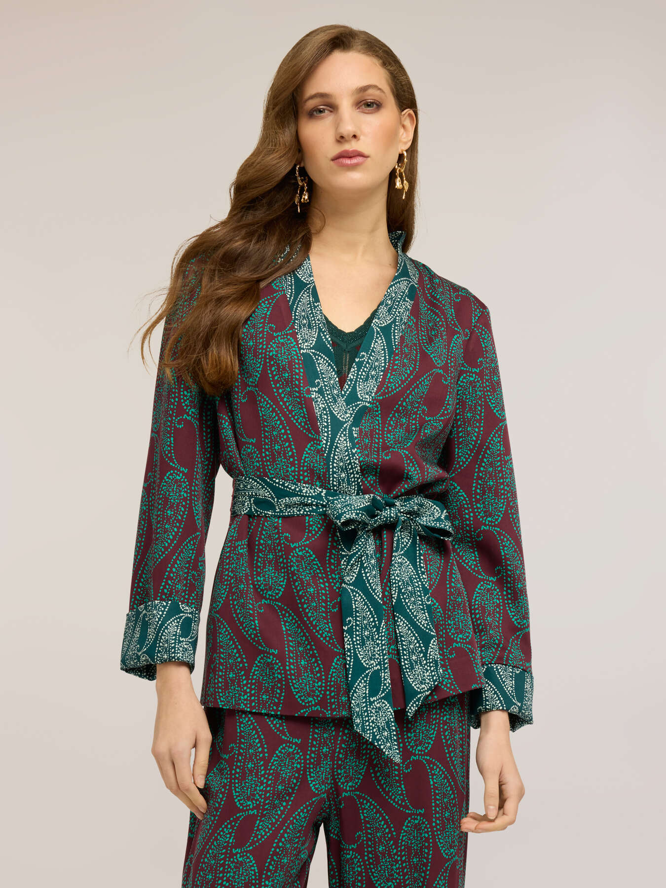 Unstrukturierte Jacke aus Satin mit Kaschmir-Muster image number 2