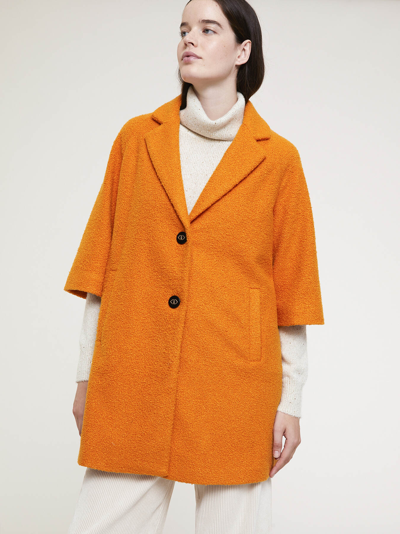 Abrigo amplio de efecto rizado image number 2