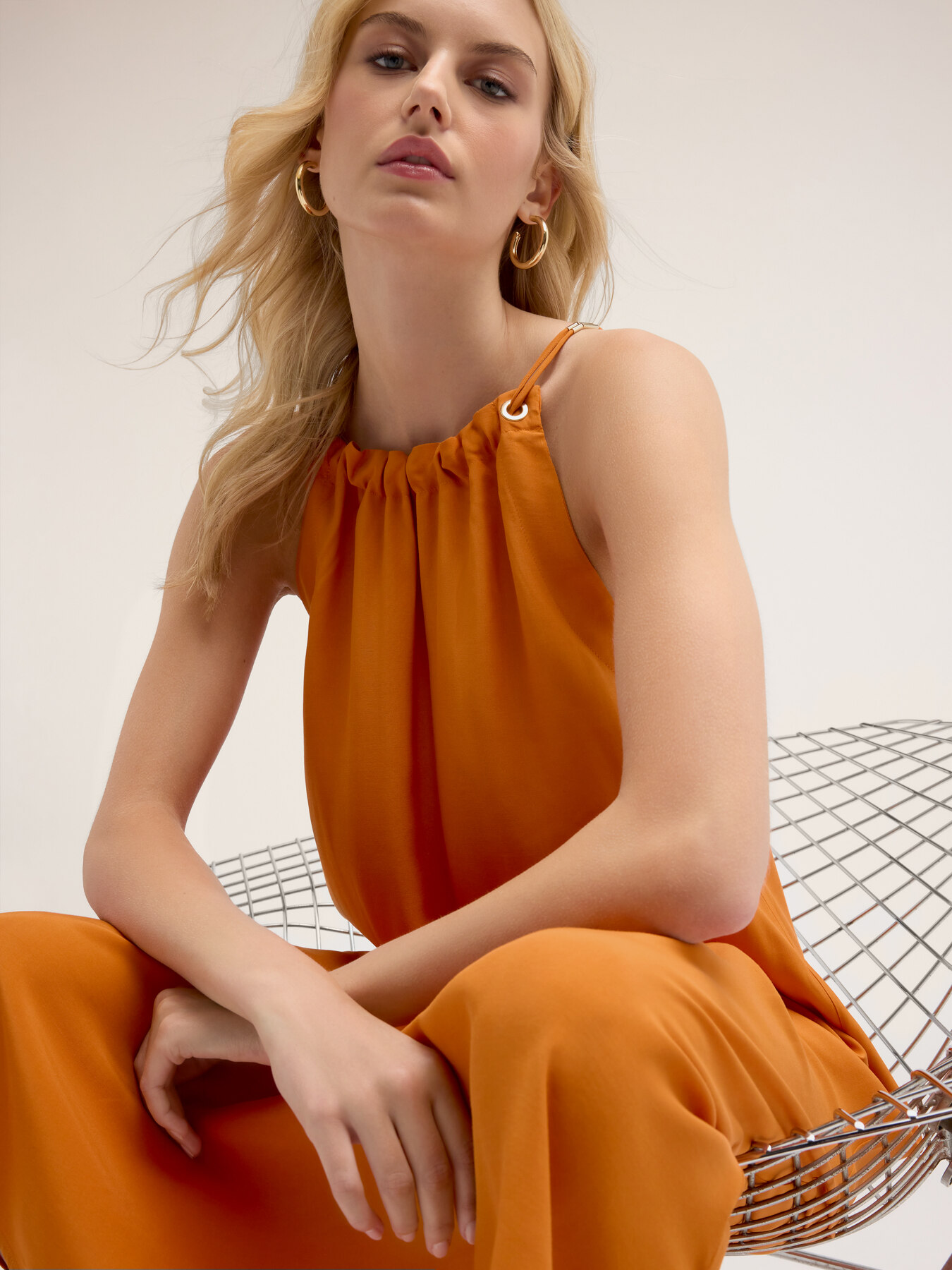 Vestito lungo fluido con occhielli image number 3