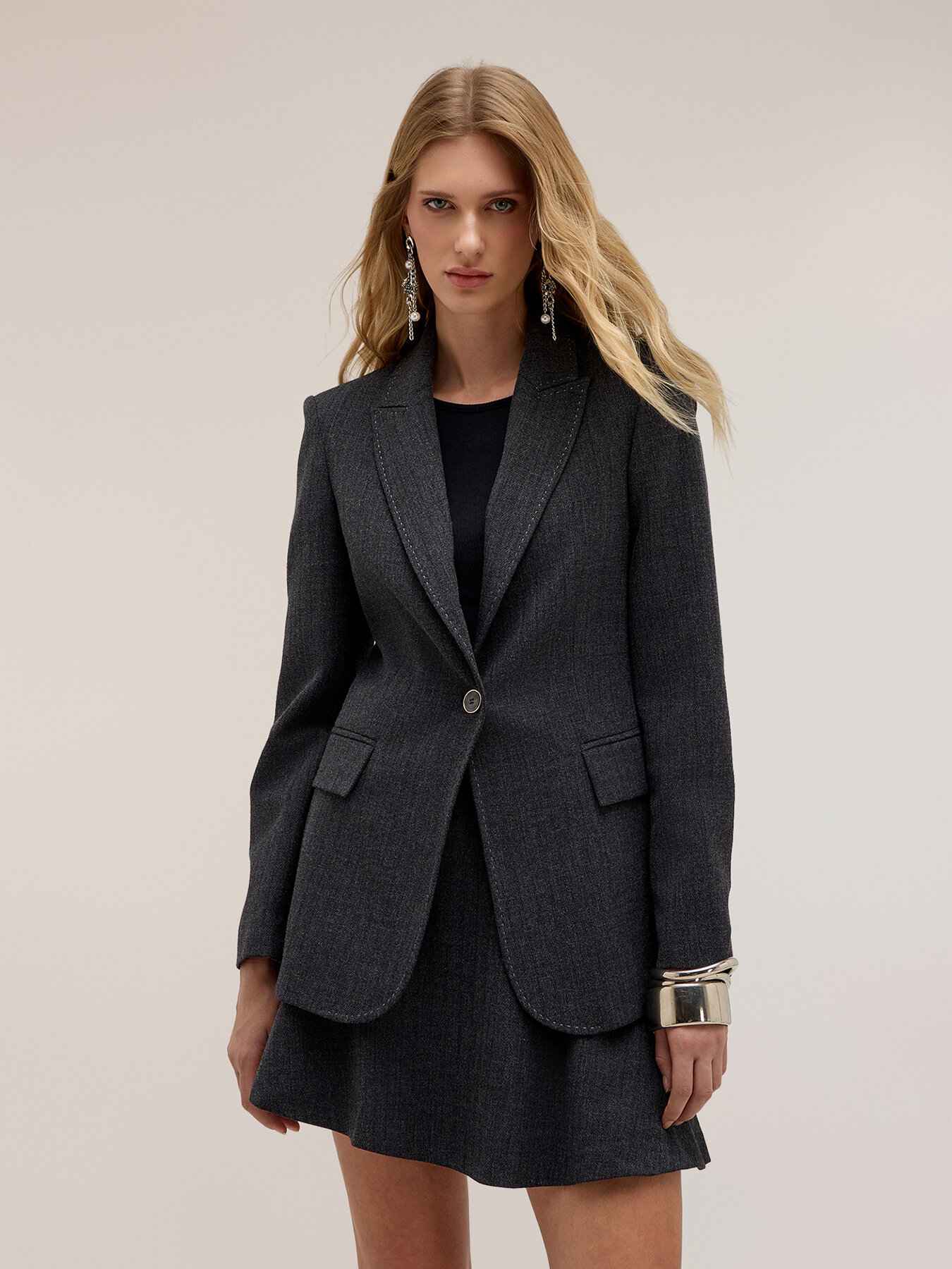 Blazer crois&eacute; simple boutonnage The Tailoring Lab image number 2
