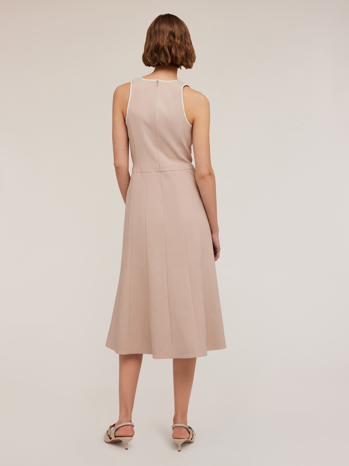 Rochie evazată cu inserție image number 2