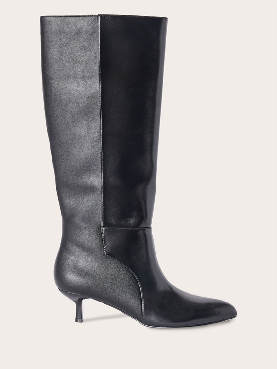 High boot with kitten heel