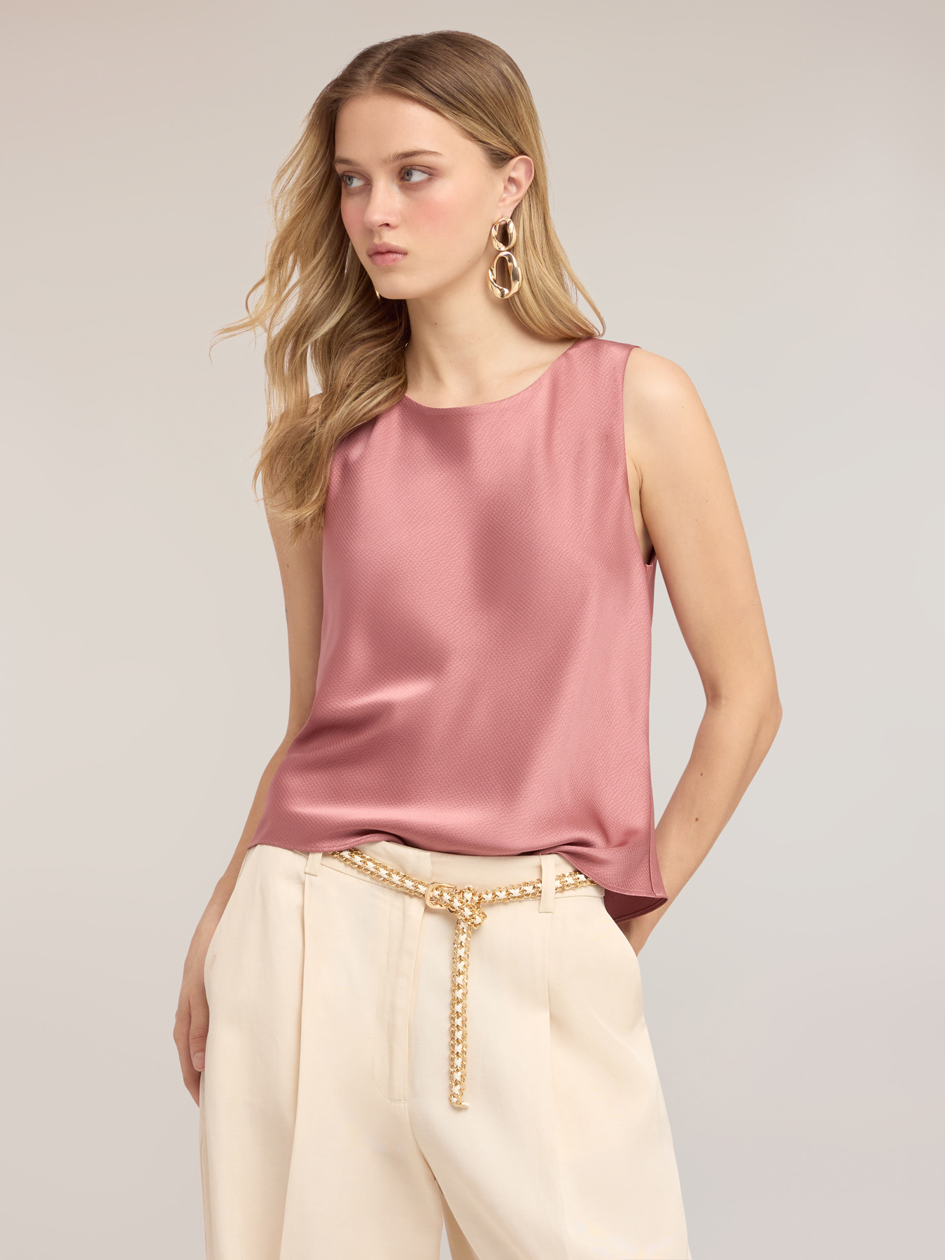Satin top with chains on the back image number 0