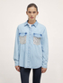 Hemdbluse aus Denim mit Taschen, die mit Pailletten besetzt sind image number 1