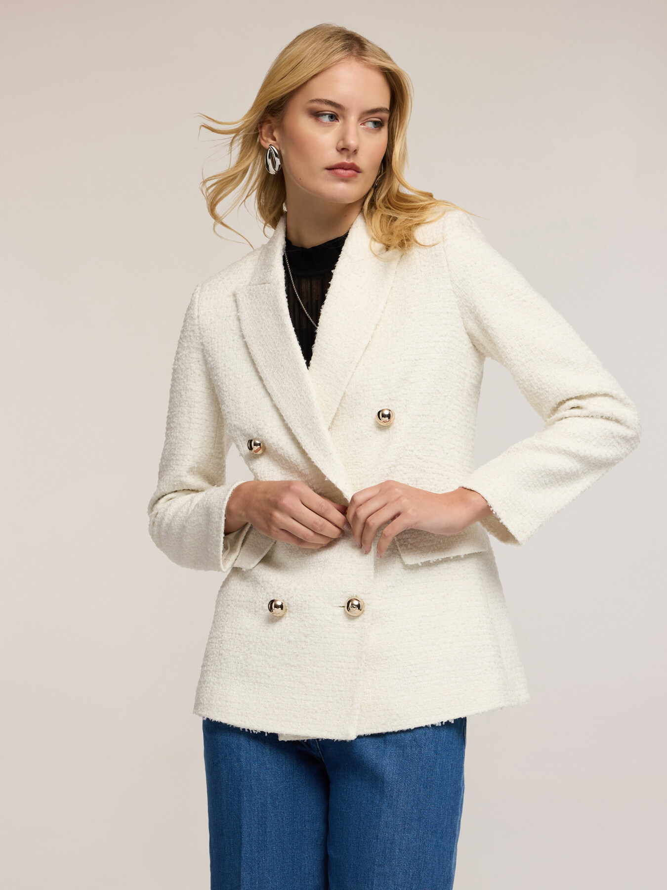 Zweireihiger Blazer aus Boucl&eacute;-Stoff image number 3