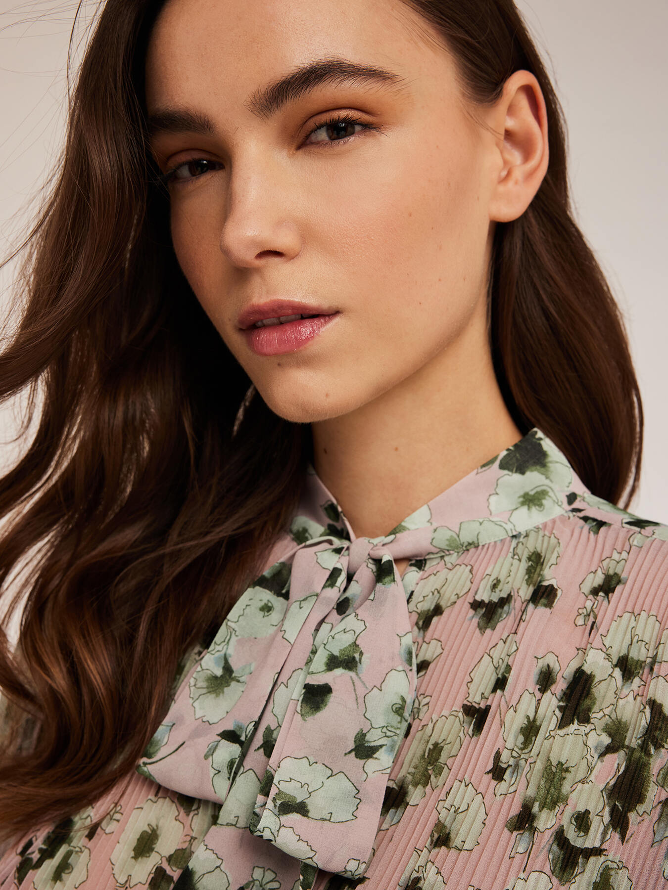 Floral patterned chiffon blouse image number 1