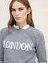 Jersey de cuello redondo con texto jacquard image number 3