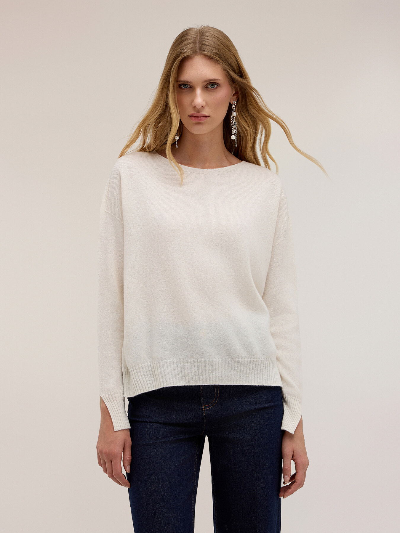 Pullover aus Wolle mit U-Boot-Ausschnitt image number 0