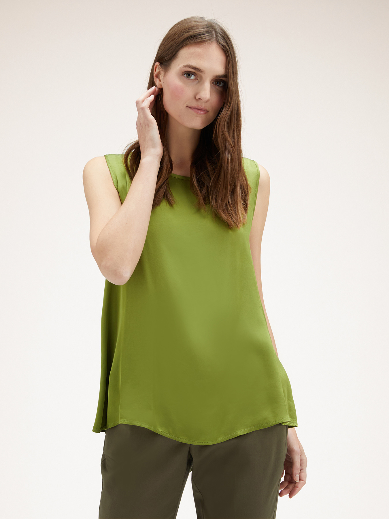Top with feature of back placket image number 0