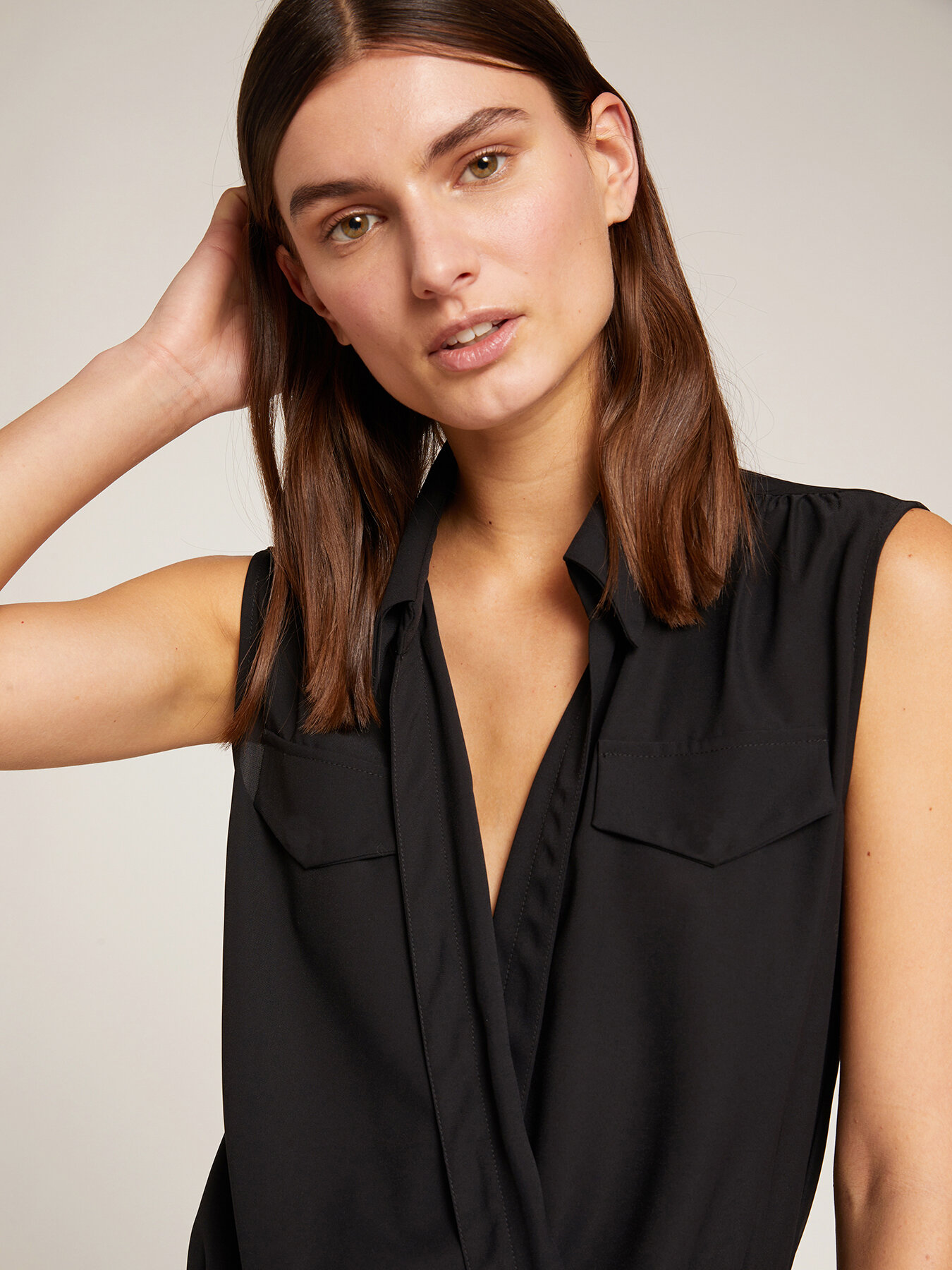 Crossover body image number 2